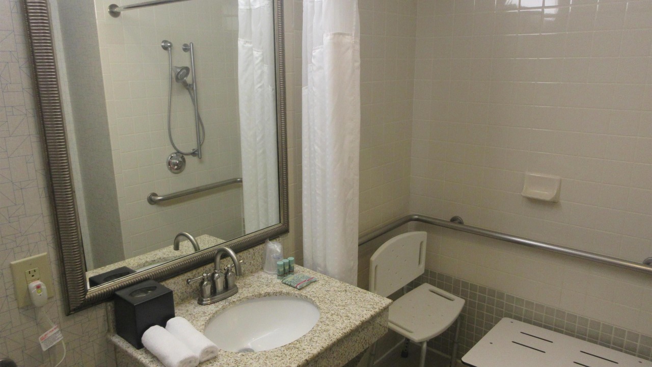 Photo of Bathroom in FM 1960