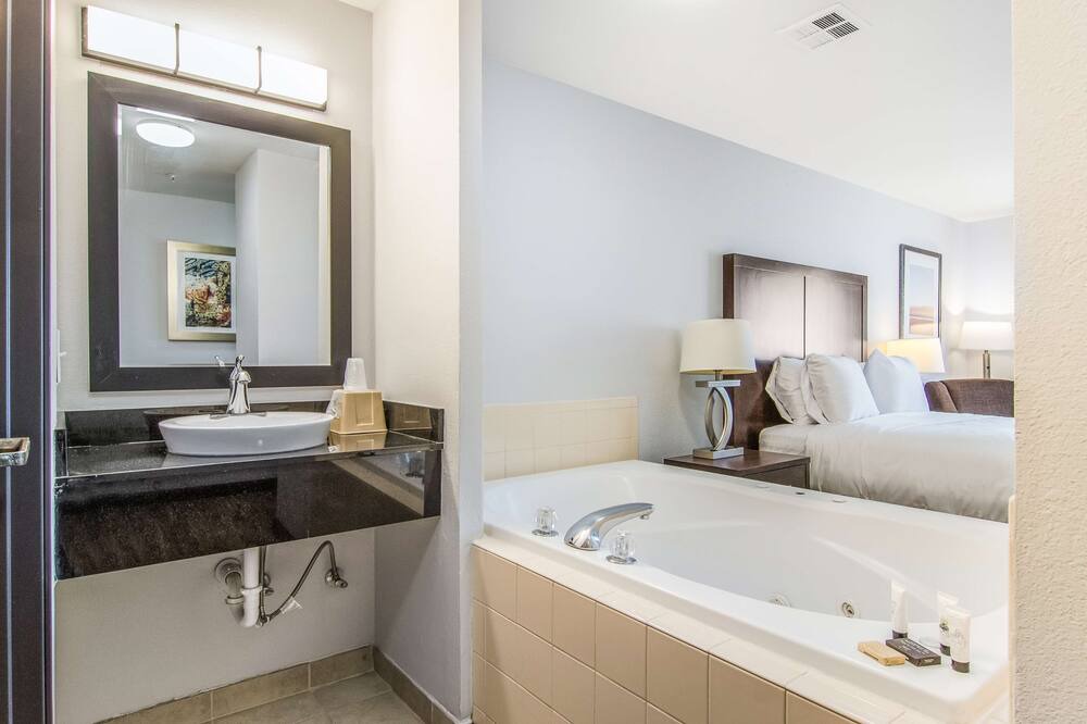 Photo of Bathroom in Des Moines