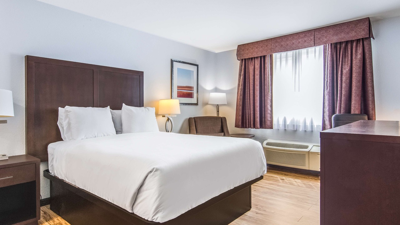 Photo of Bedroom in Des Moines