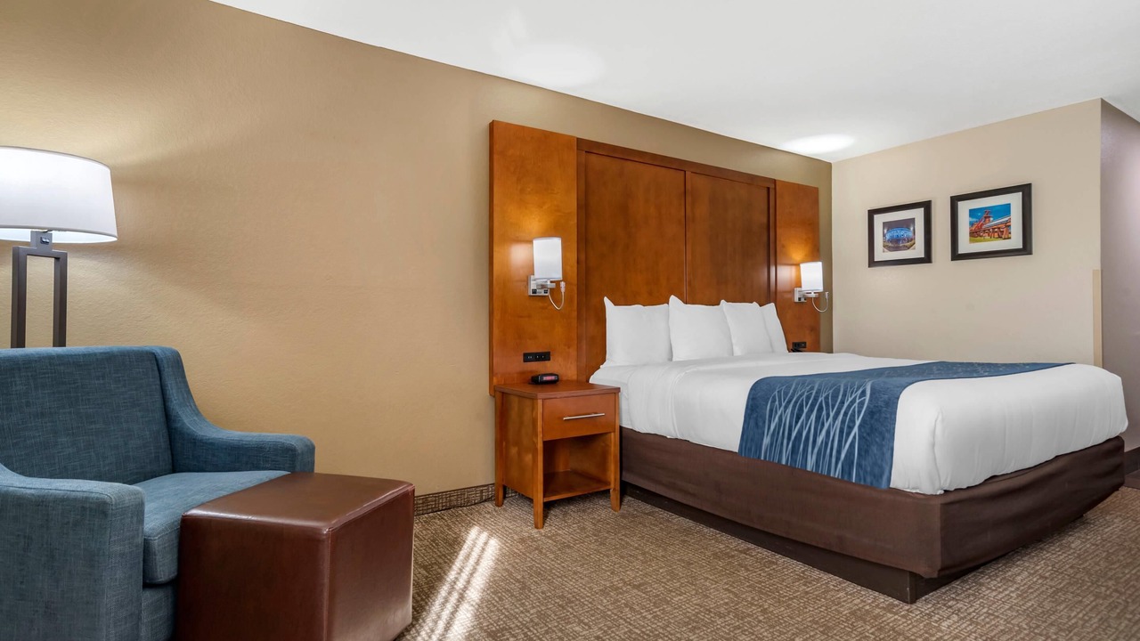 Photo of Bedroom in Crestline Heights