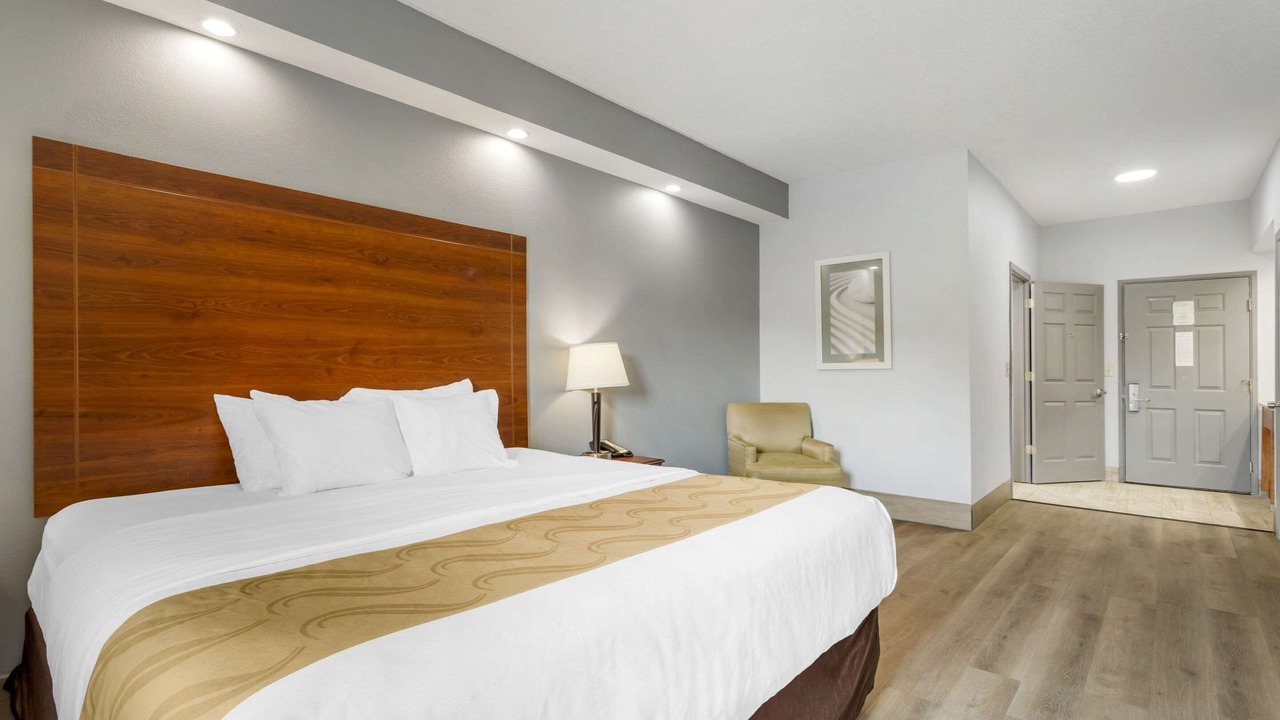 Photo of Bedroom in Oak Ridge