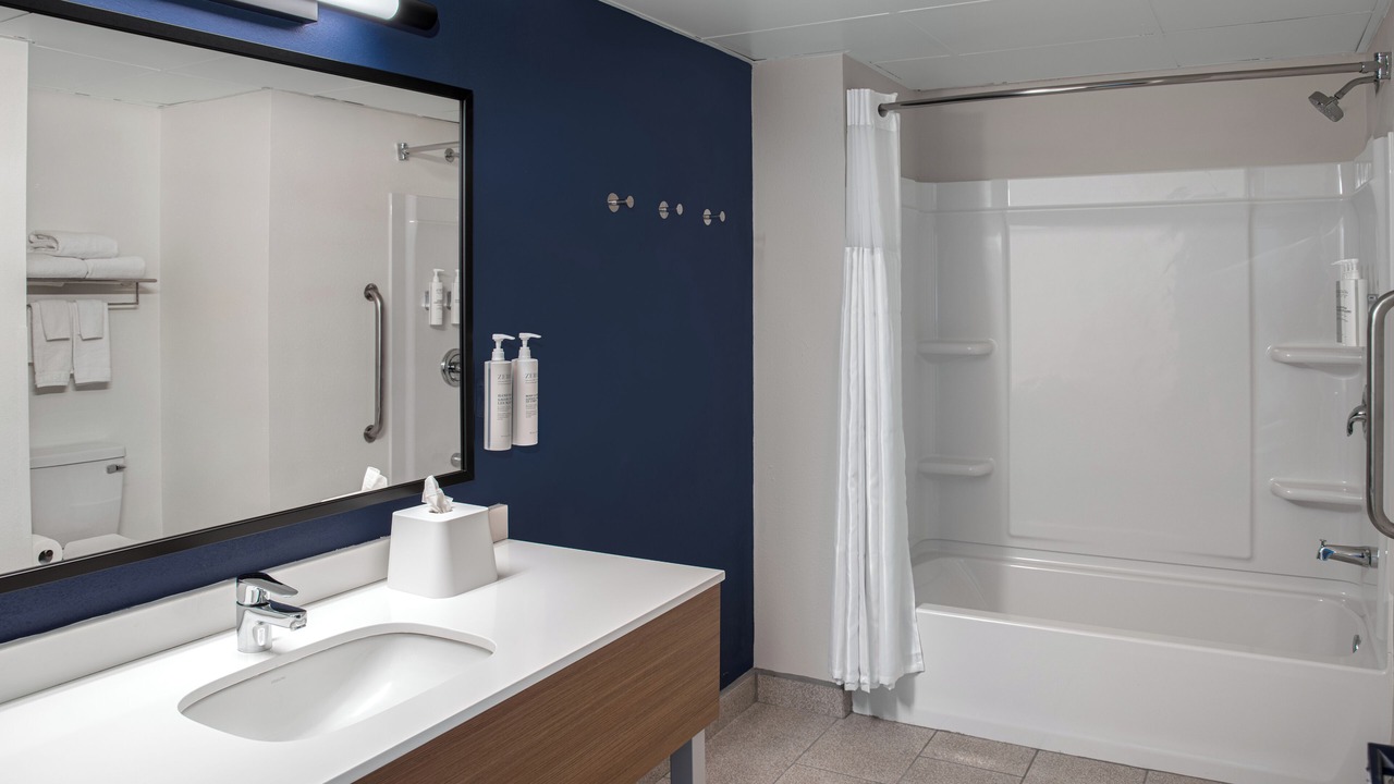 Photo of Bathroom in St. Robert