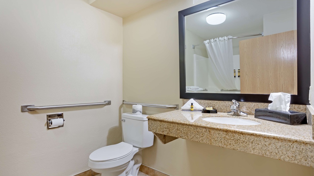 Photo of Bathroom in Lonoke