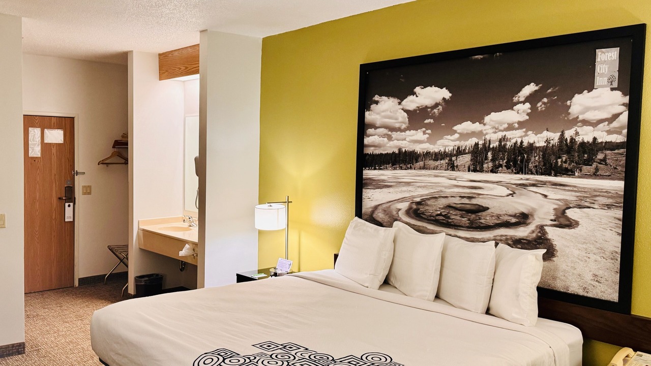 Photo of Bedroom in Forest City