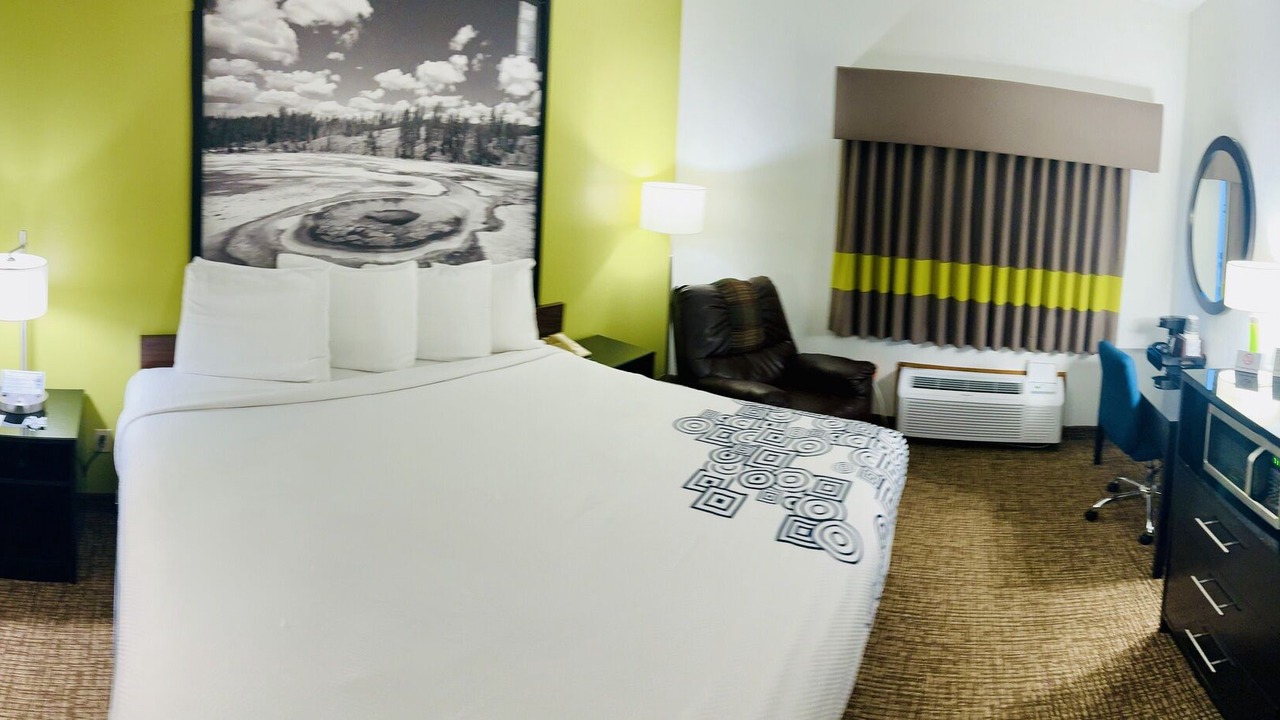 Photo of Bedroom in Forest City