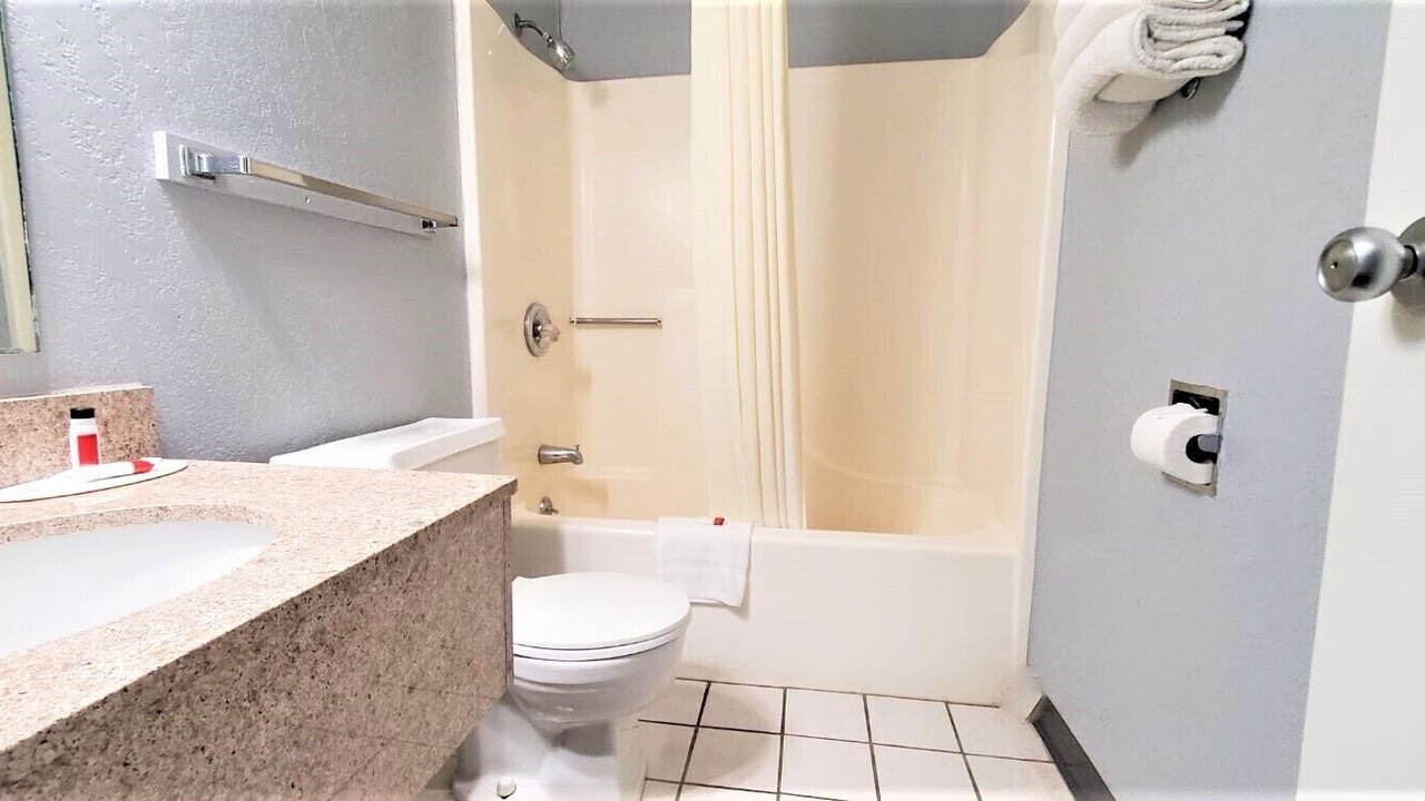 Photo of Bathroom in Elk City