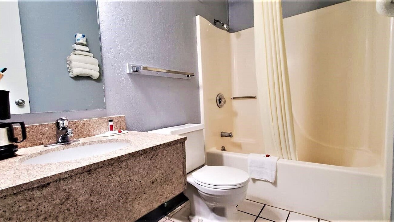 Photo of Bathroom in Elk City