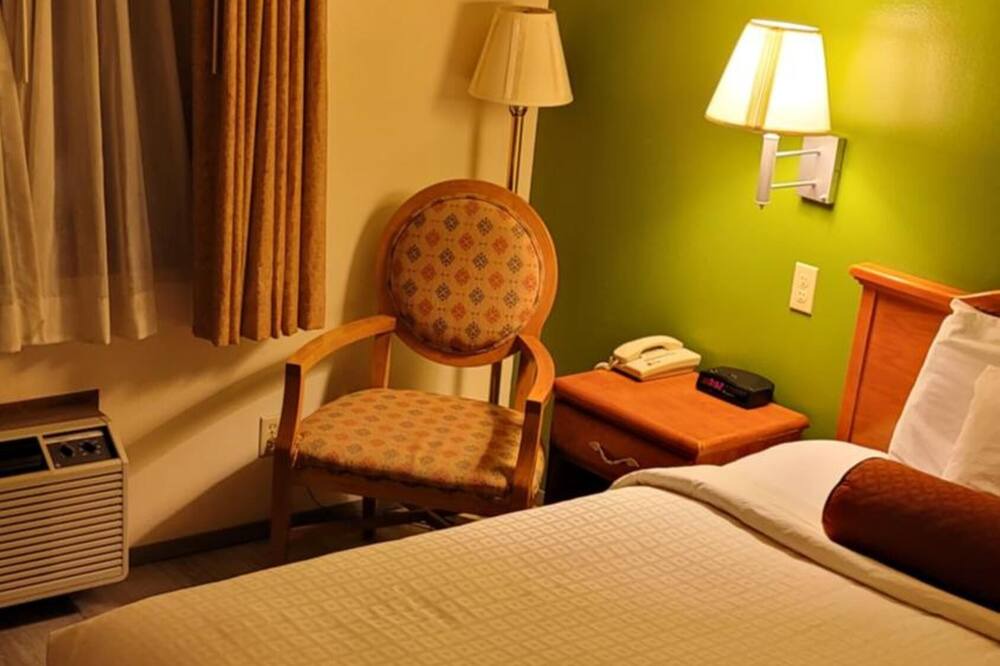 Photo of Bedroom in Evanston