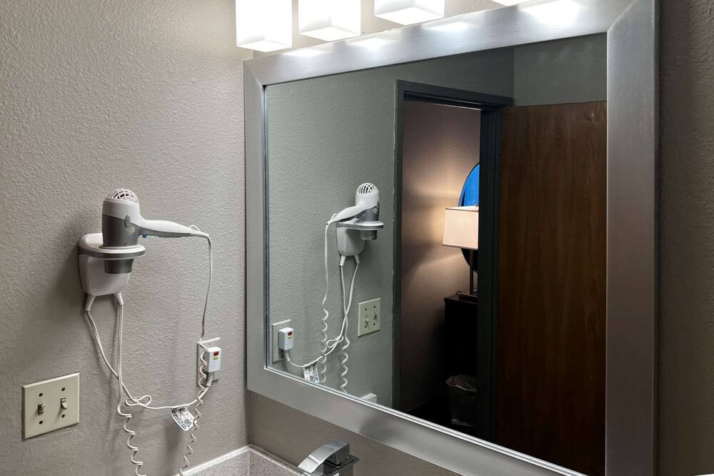 Photo of Bedroom in Spring Lake