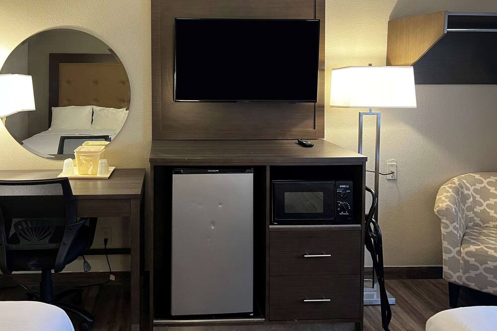 Photo of Bedroom in Spring Lake