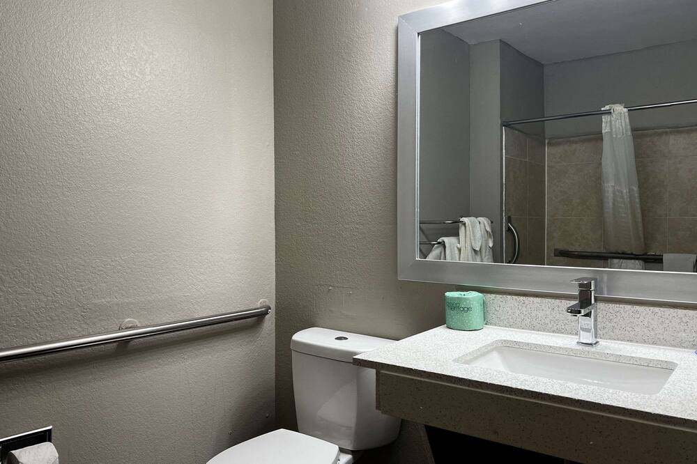 Photo of Bedroom in Spring Lake