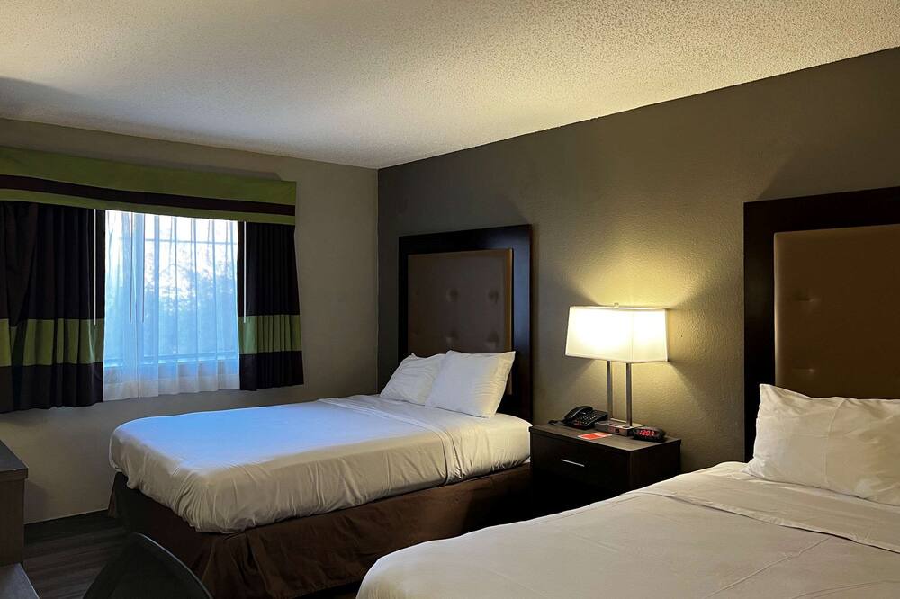 Photo of Bedroom in Spring Lake