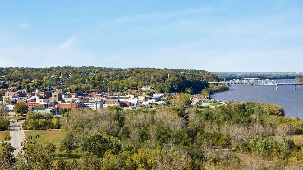 Photo of Others in Hannibal