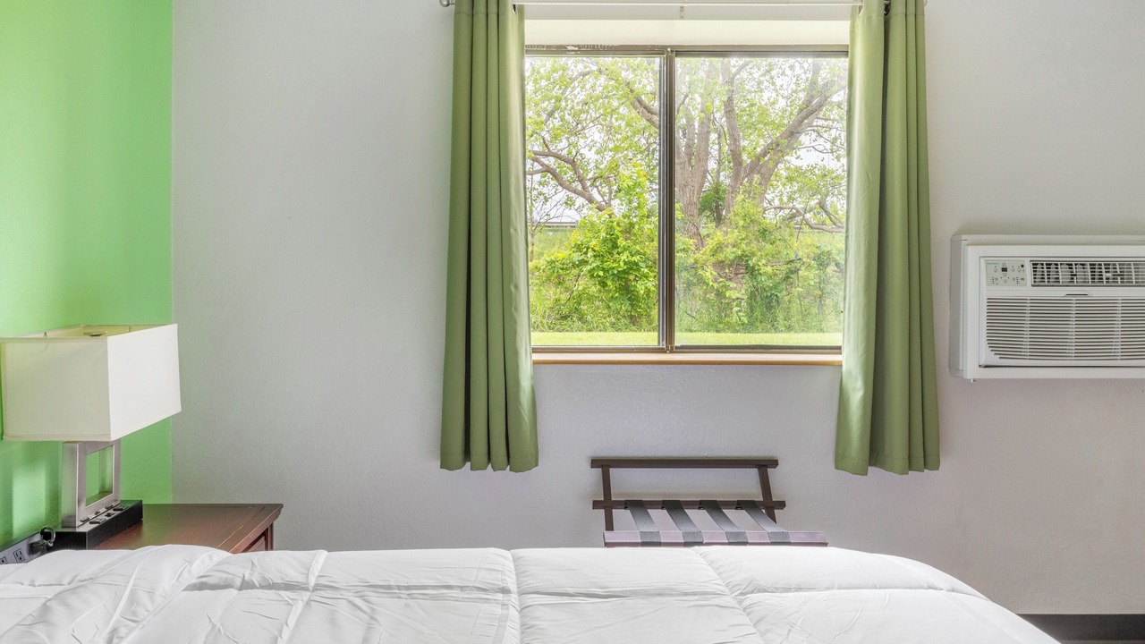 Photo of Bedroom in Lansing