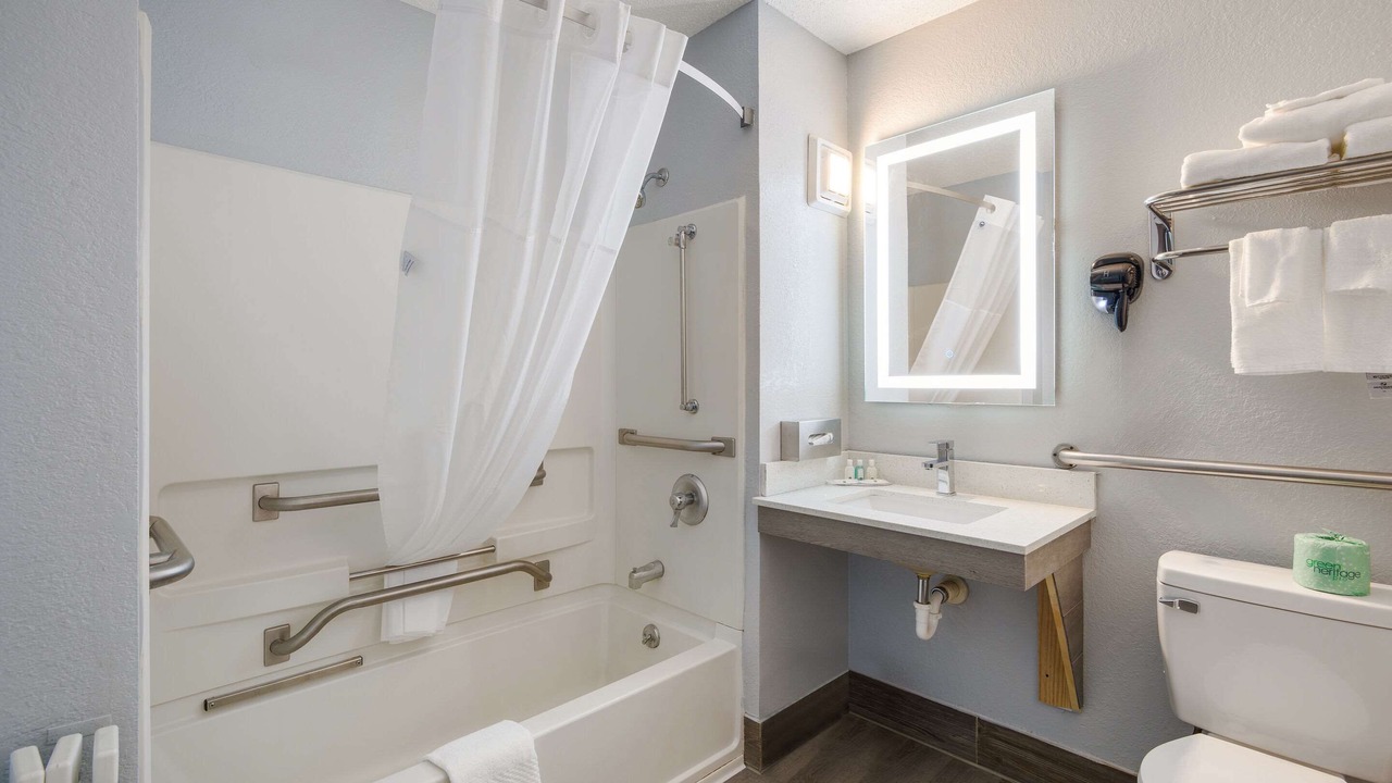 Photo of Bedroom in Oneida