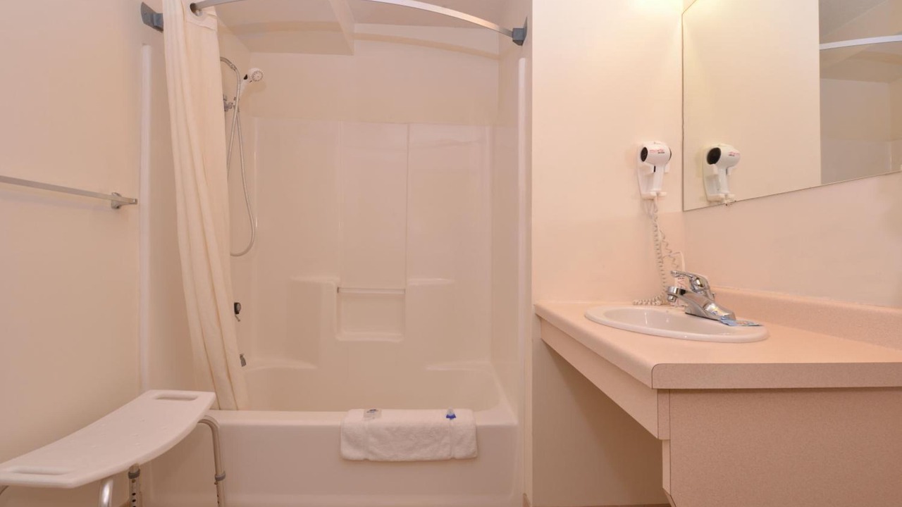 Photo of Bathroom in Park Falls