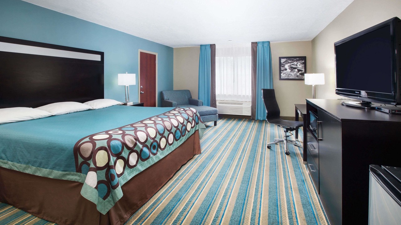 Photo of Bedroom in Sulphur
