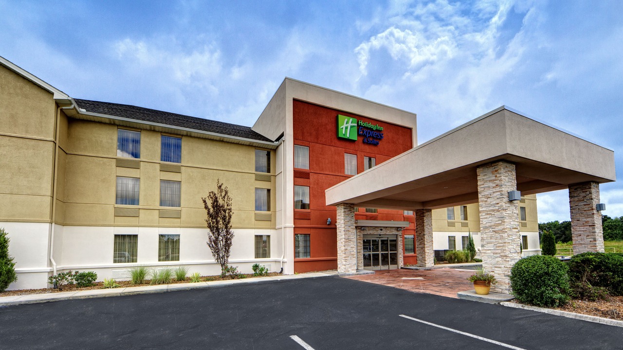 Photo of Buildings in Crossville