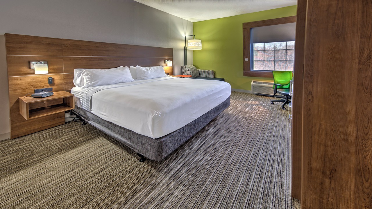Photo of Bedroom in Crossville