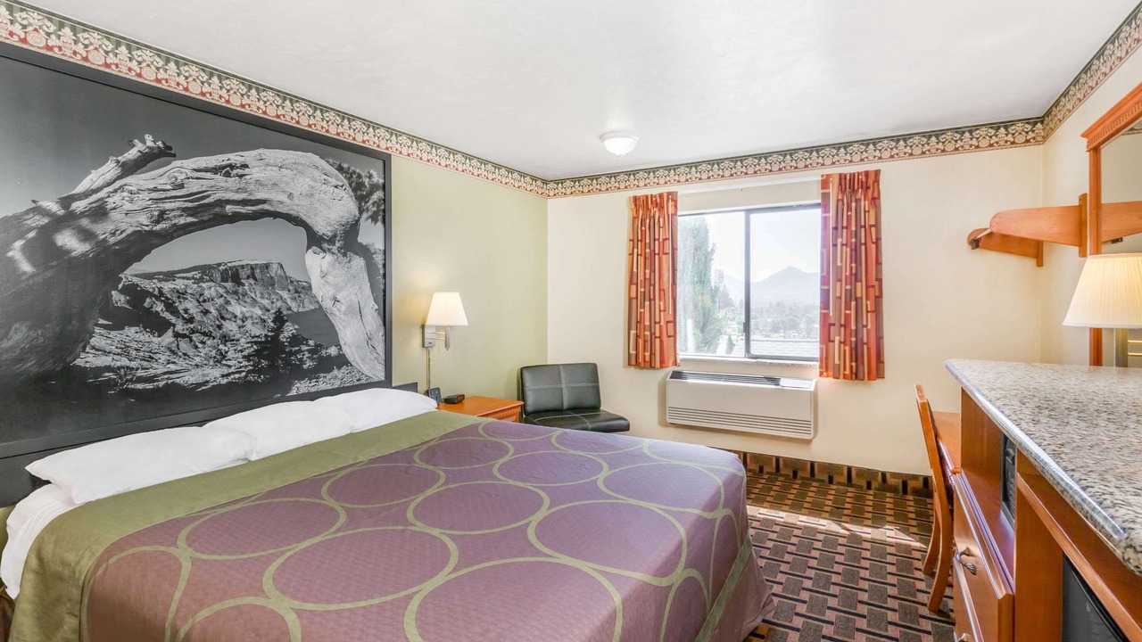 Photo of Bedroom in Grants Pass