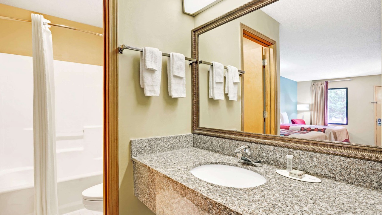 Photo of Bathroom in Forest Park