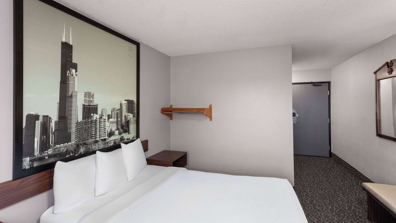 Photo of Bedroom in Romeoville