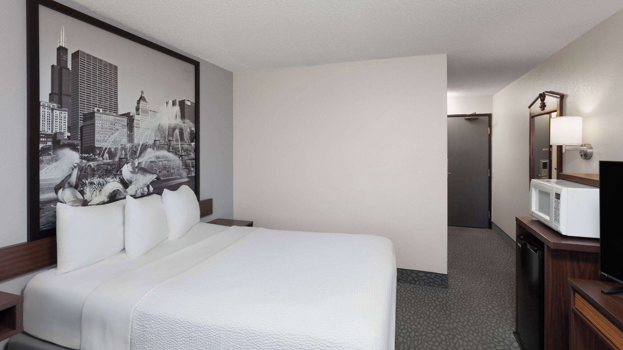 Photo of Bedroom in Romeoville