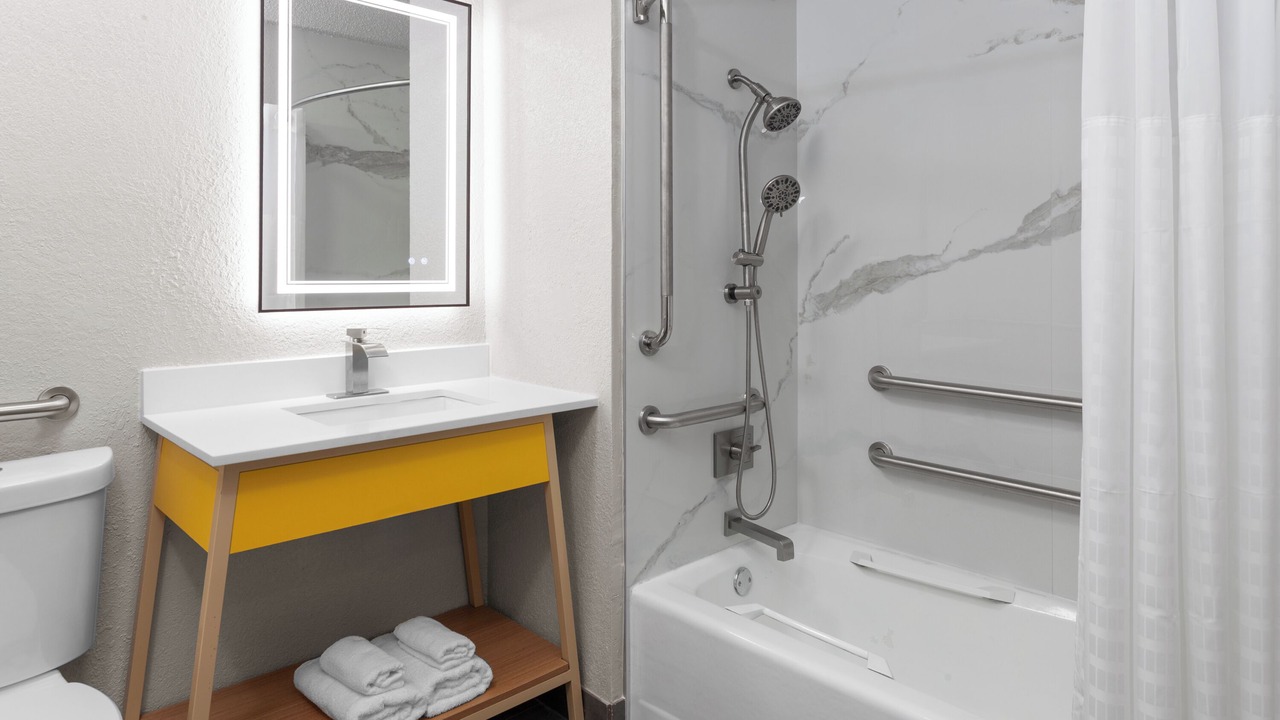 Photo of Bathroom in Waukegan