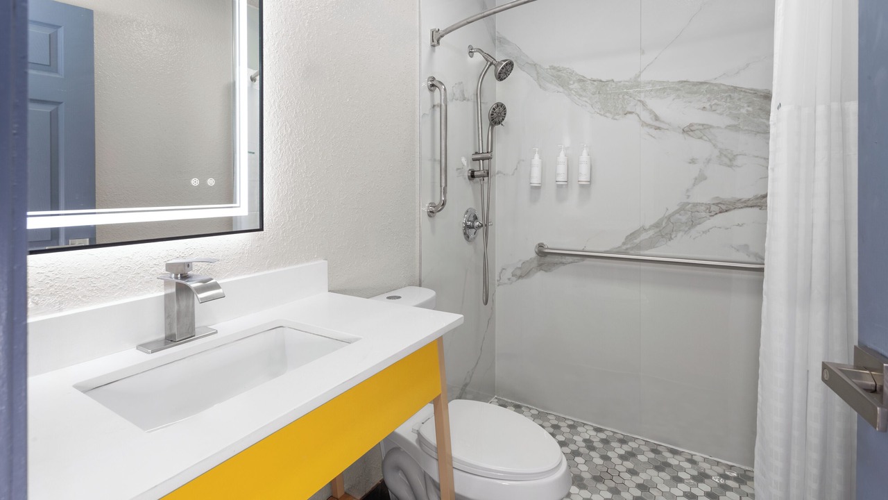 Photo of Bathroom in Waukegan