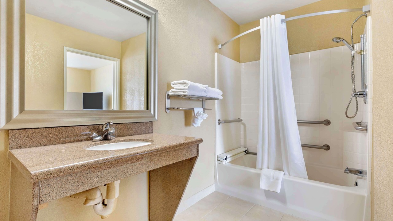Photo of Bathroom in Bellmead