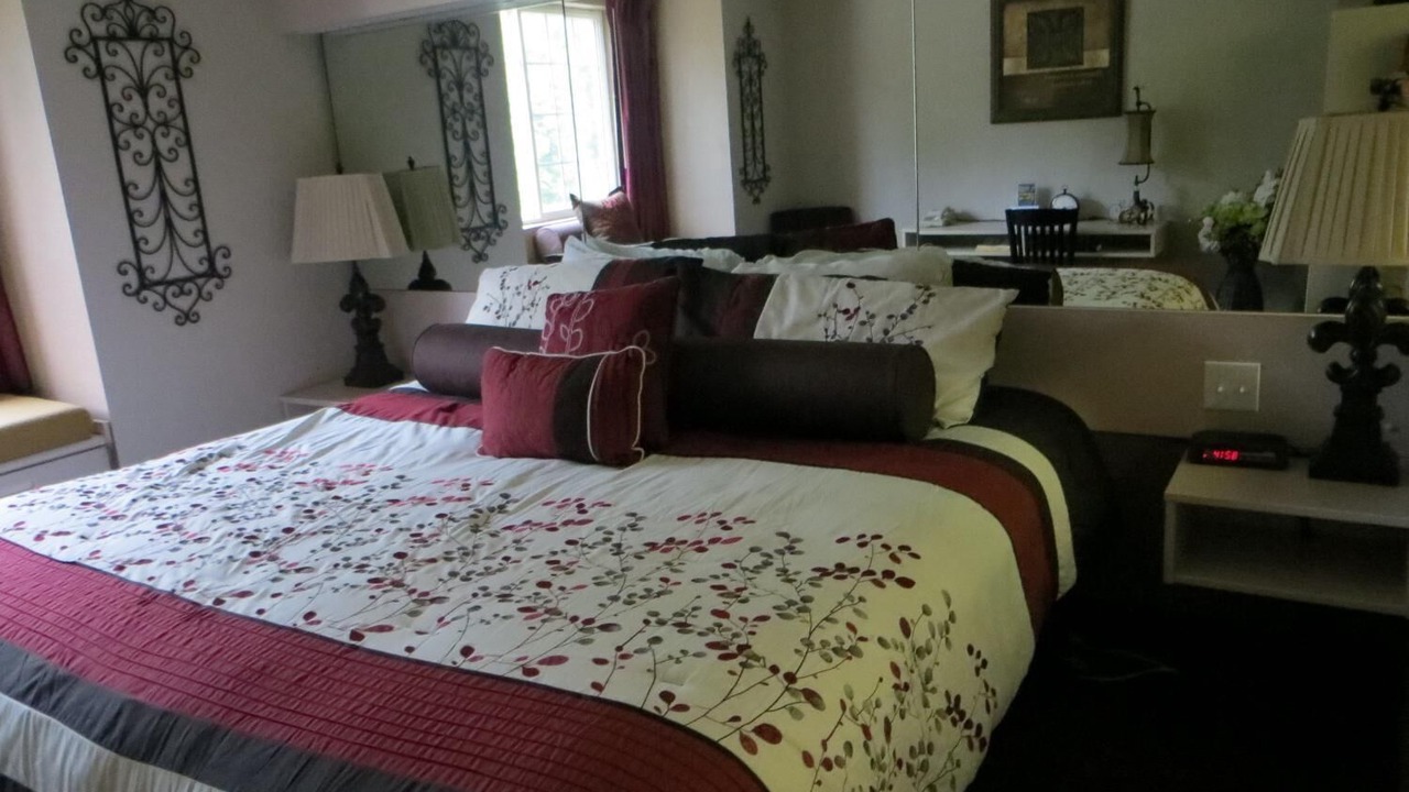 Photo of Bedroom in Grand Rivers