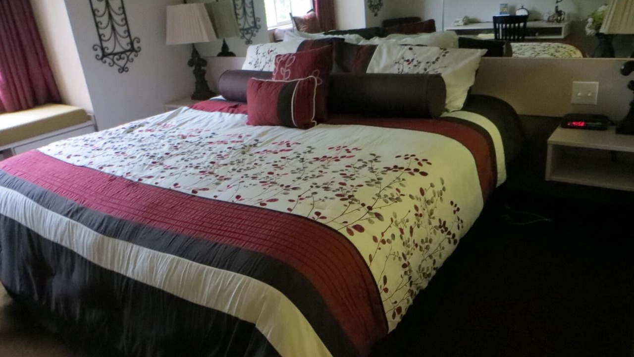 Photo of Bedroom in Grand Rivers