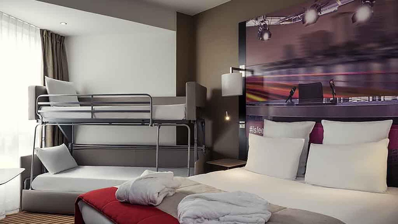 Photo of Bedroom in Republique–Point-du-Jour