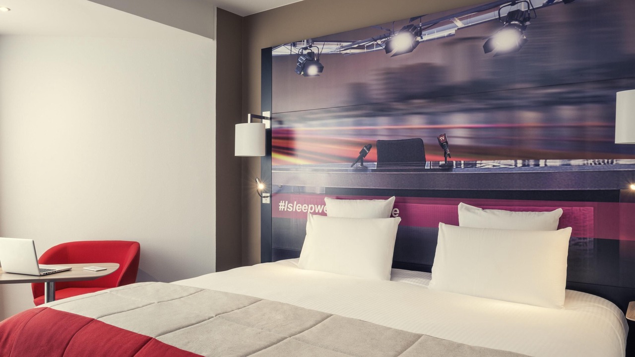 Photo of Bedroom in Republique–Point-du-Jour