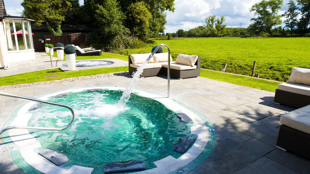 Photo of Outdoor in Thornton Hough