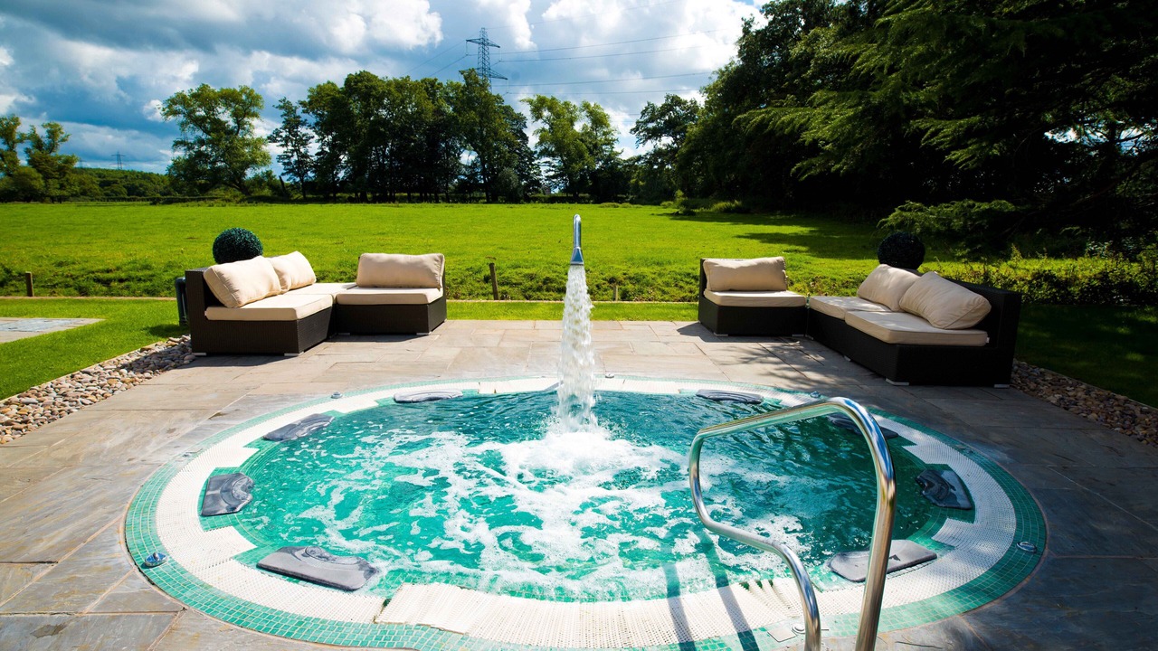 Photo of Others in Thornton Hough