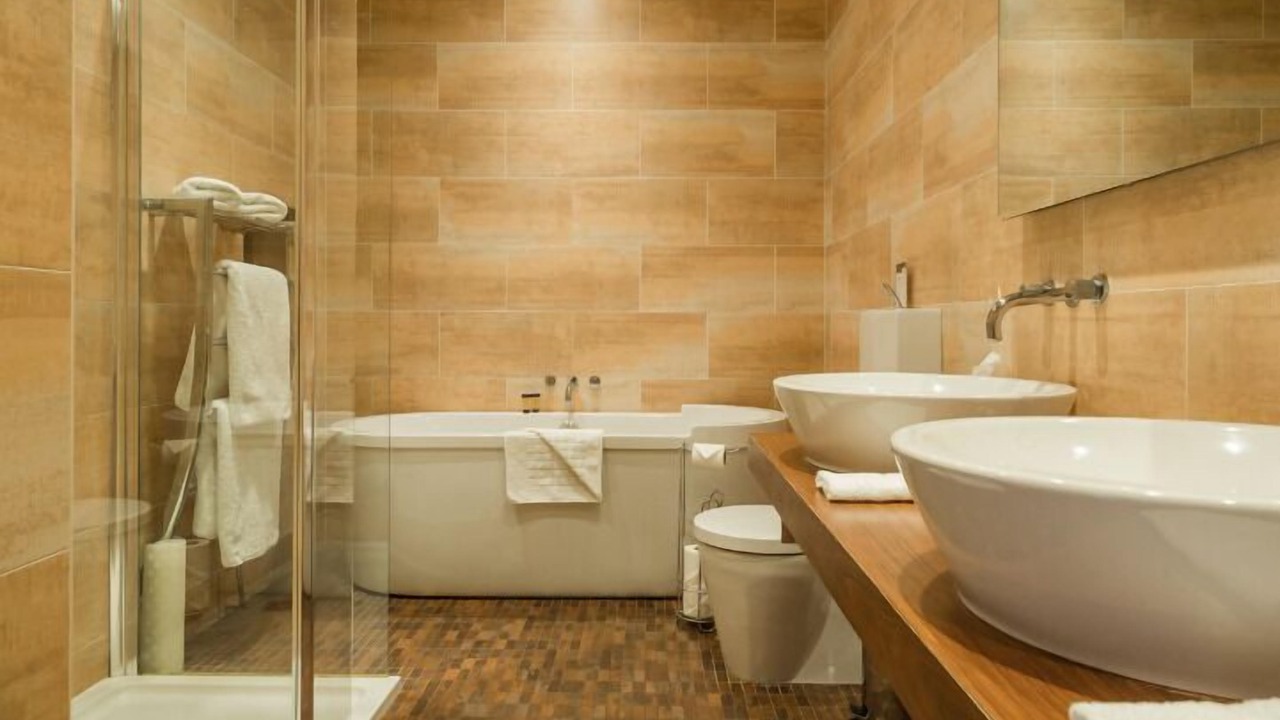 Photo of Bathroom in Thornton Hough