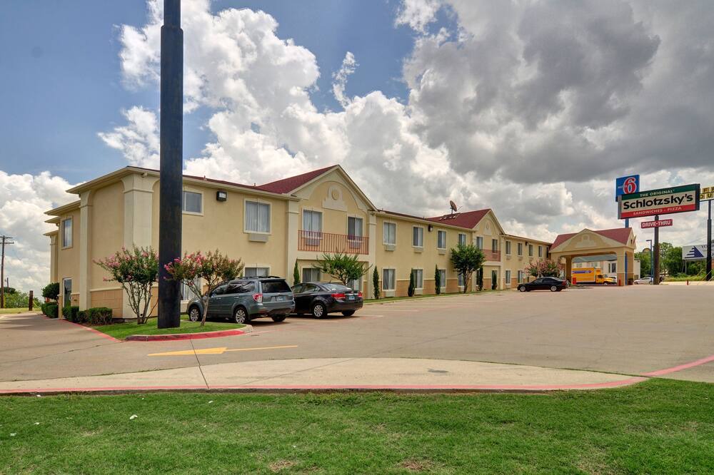 Photo of Outdoor in Terrell