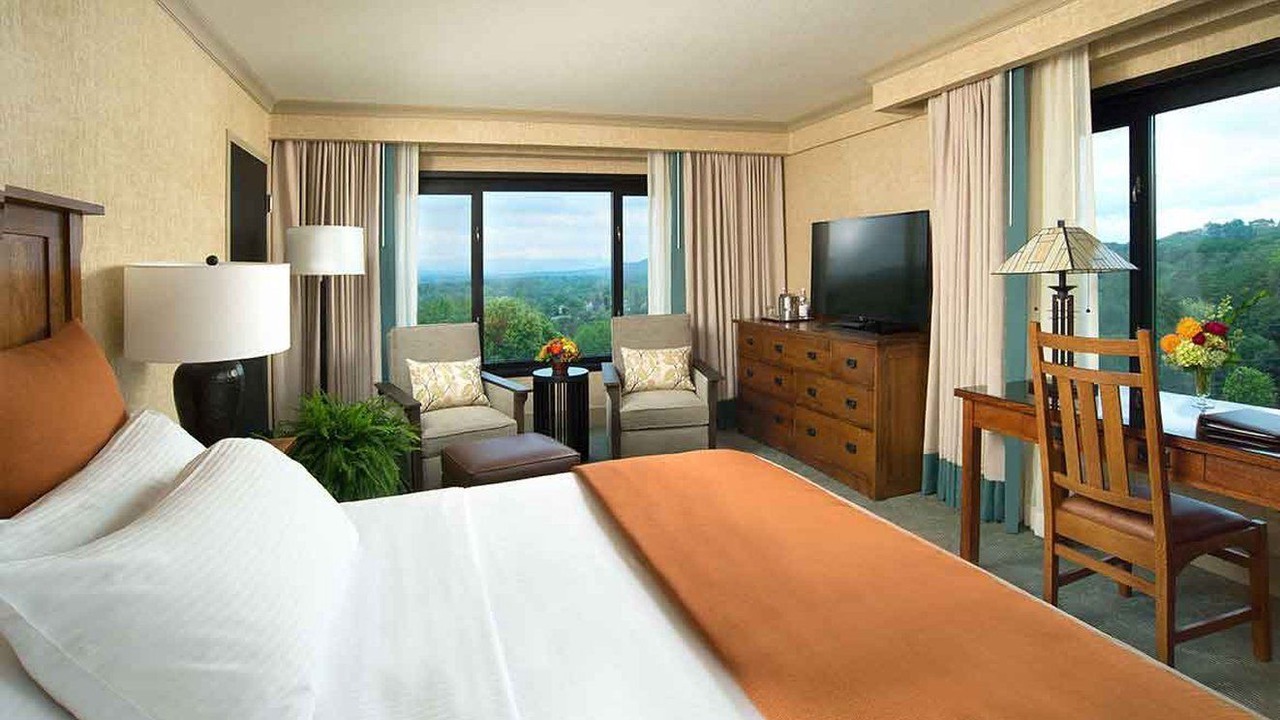 Photo of Bedroom in Grove Park- Sunset