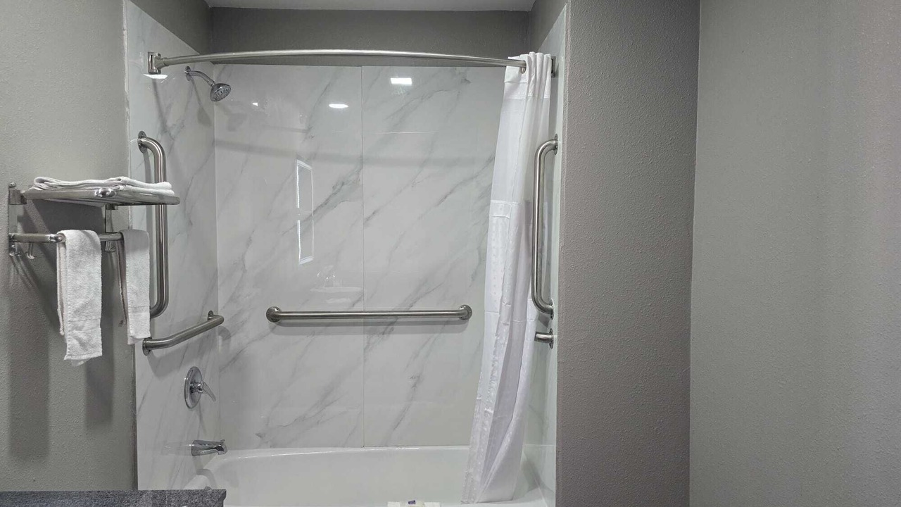 Photo of Bathroom in Dumas