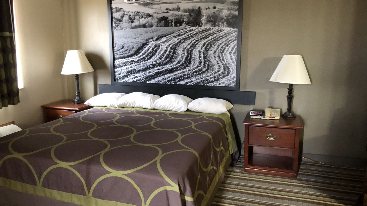 Photo of Bedroom in Anamosa