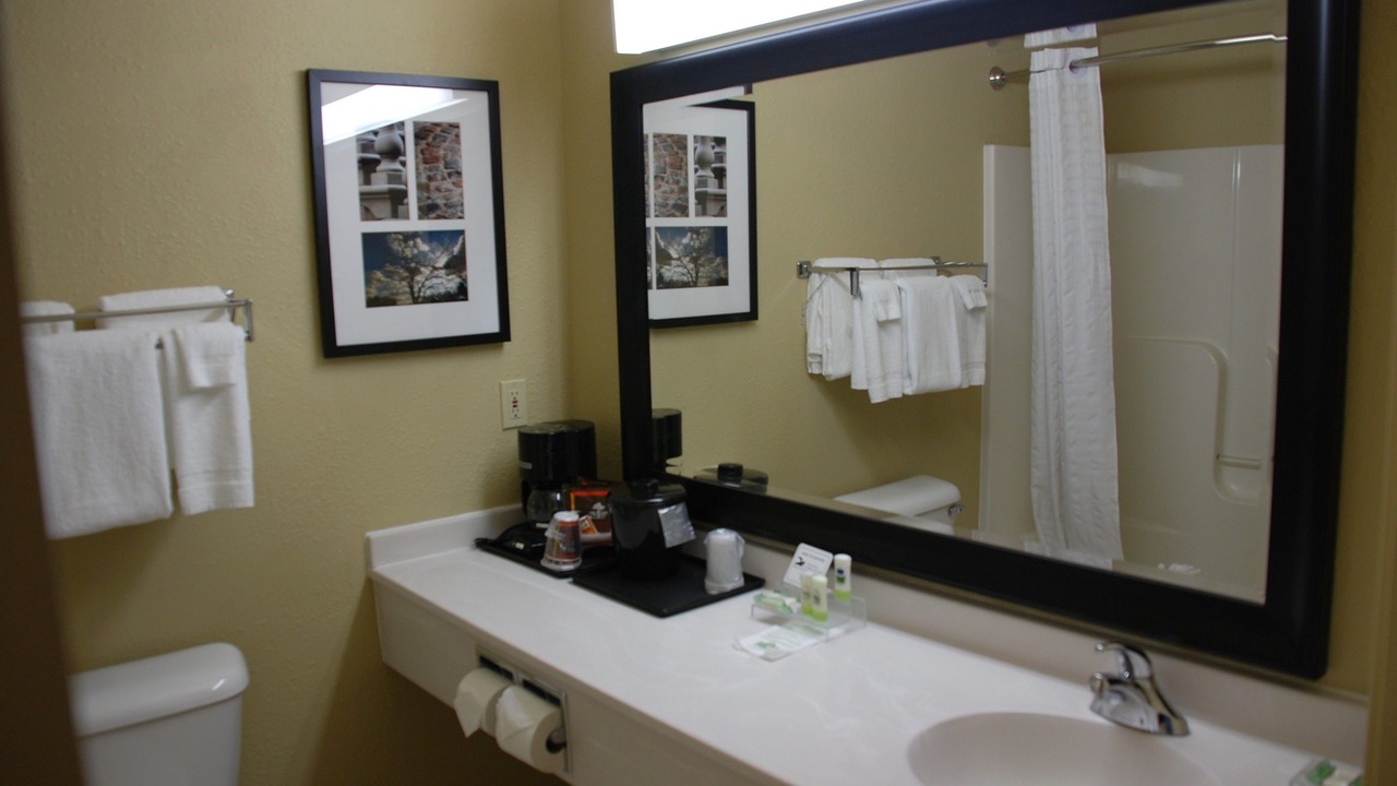 Photo of Bathroom in Galesburg
