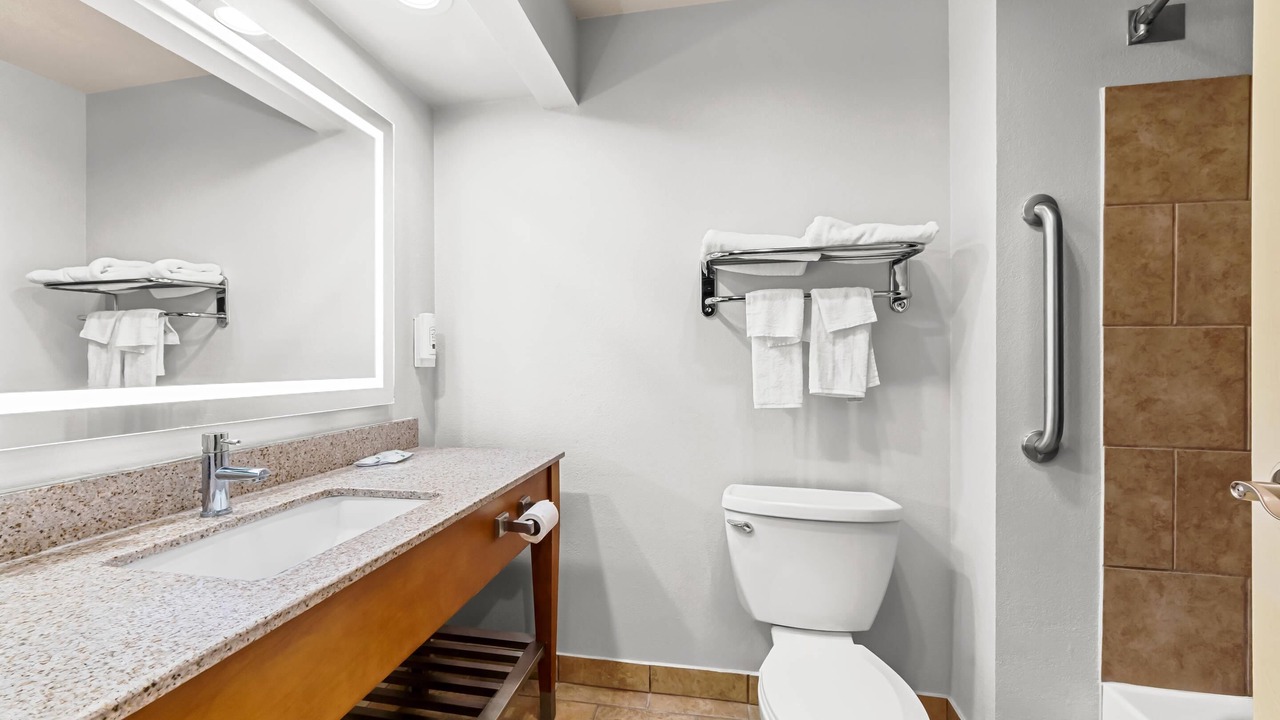 Photo of Bedroom in Hollywood Park