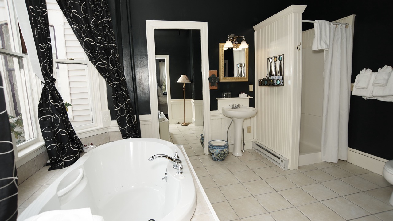 Photo of Others in Sandwich