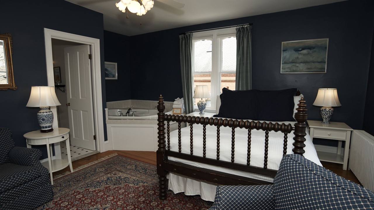 Photo of Others in Sandwich