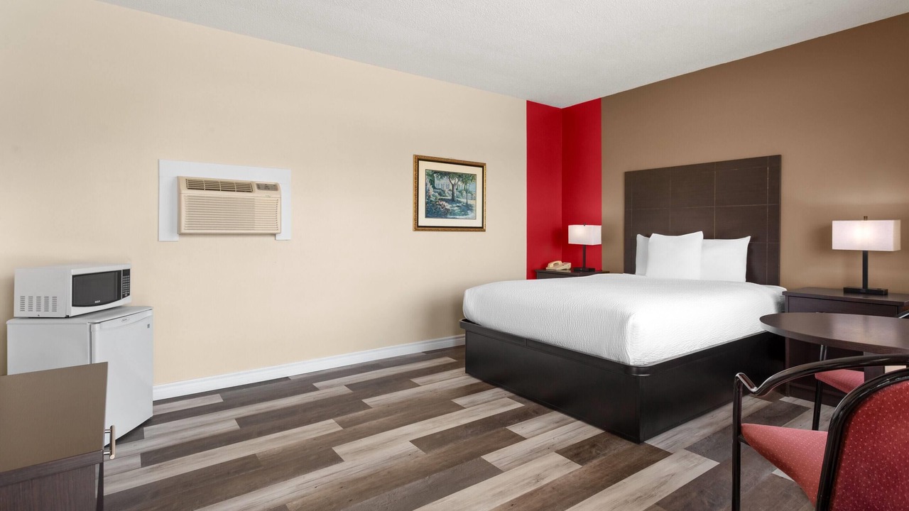 Photo of Bedroom in Lindsay