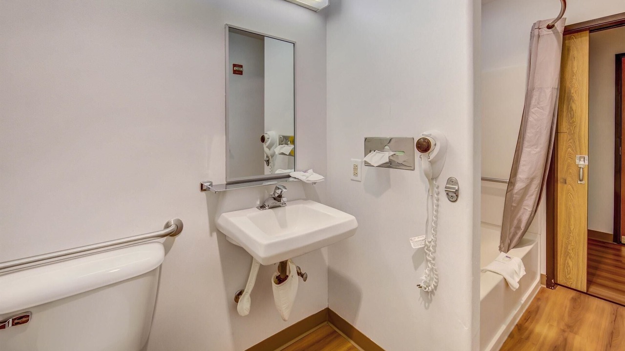 Photo of Bathroom in Sutherlin