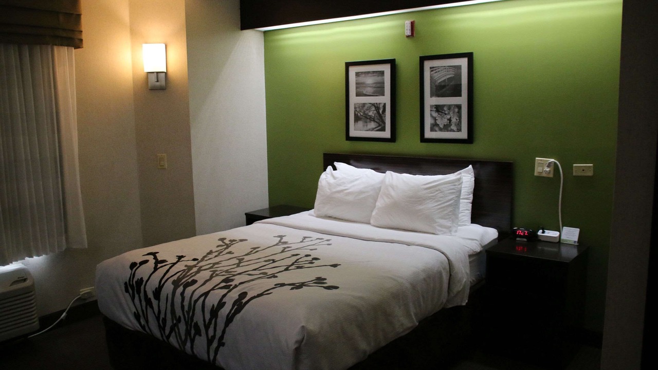 Photo of Bedroom in Lake Bluff