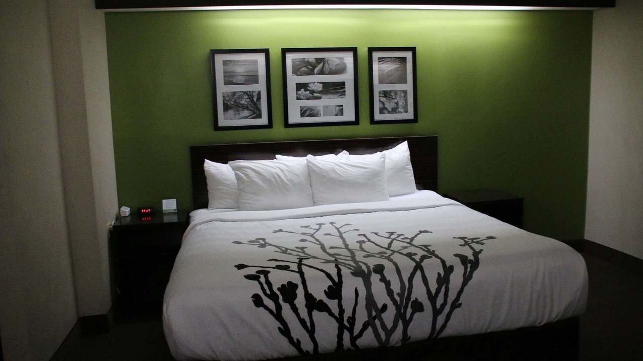 Photo of Bedroom in Lake Bluff