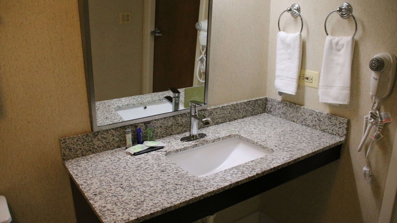 Photo of Bedroom in Lake Bluff